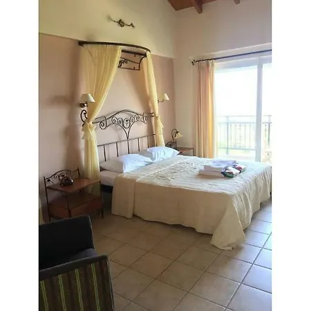 Hotel Lithies & 3*